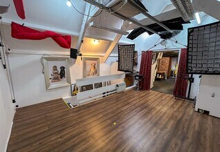 42 High St, Haverfordwest to rent Interior Photo- Image 2 of 4