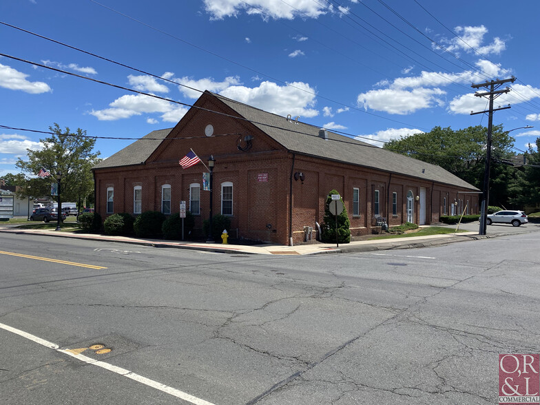 58 W Main St, Plainville, CT for sale - Building Photo - Image 1 of 1