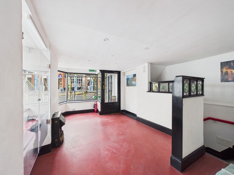 1 Southgate Pl, Launceston for sale - Interior Photo - Image 3 of 7
