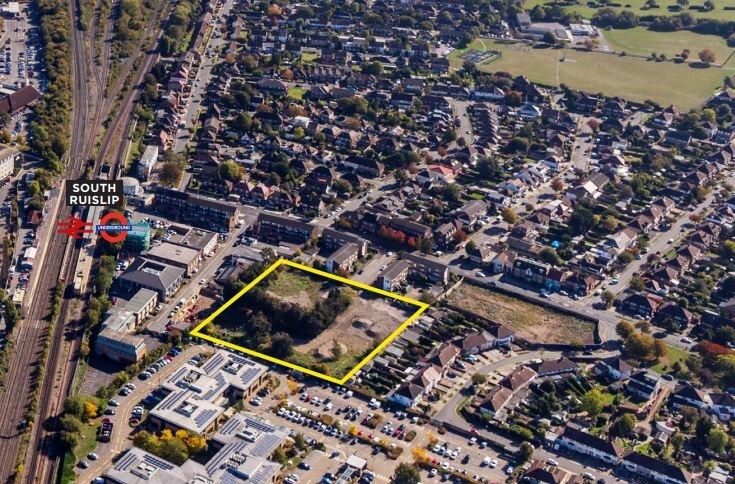 The Runway, Ruislip for sale Primary Photo- Image 1 of 1