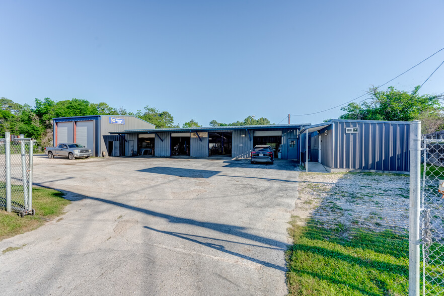 22143 Waterwell Rd, Porter, TX for sale - Building Photo - Image 1 of 1