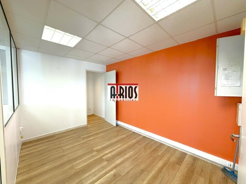 Retail in Carqueiranne for sale - Interior Photo - Image 2 of 7