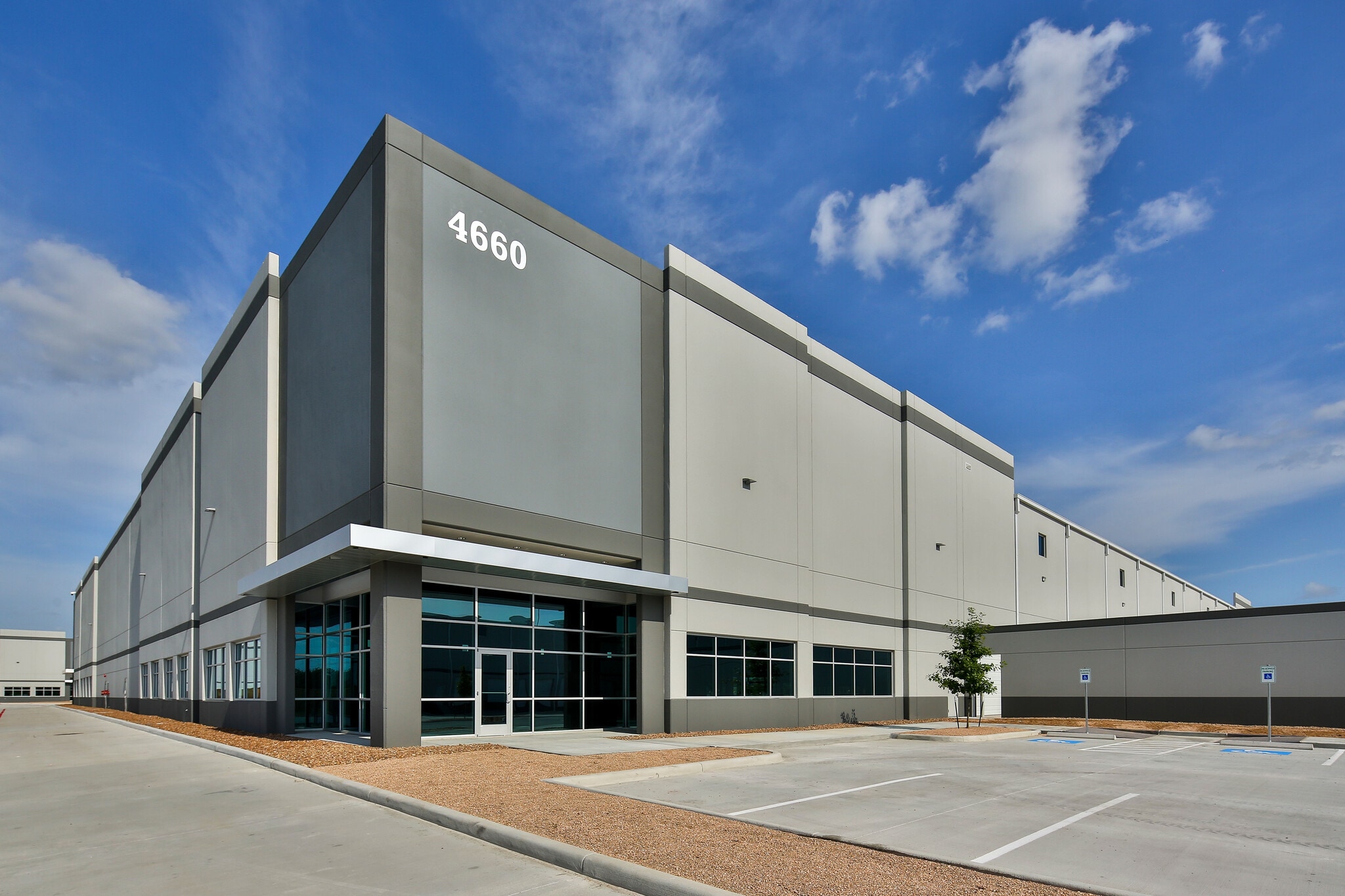 Beltway 8 & Hiram Clark, Houston, TX to rent Interior Photo- Image 1 of 1