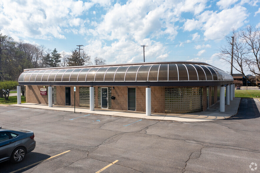 43750 Woodward Ave, Bloomfield Hills, MI for rent - Building Photo - Image 1 of 7