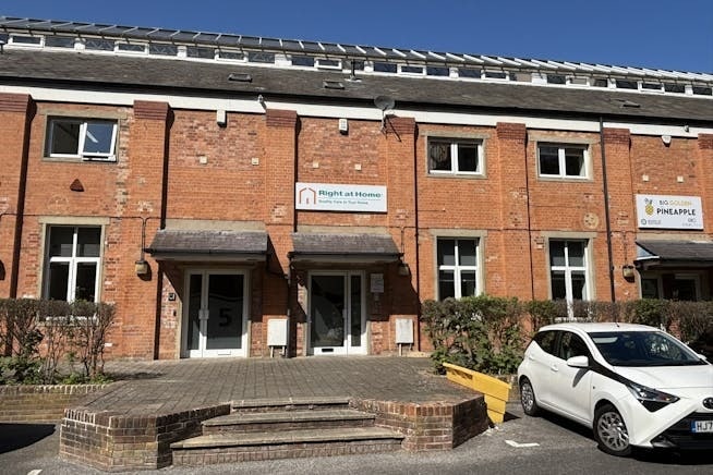 Bourne Valley Rd, Poole to rent - Building Photo - Image 1 of 3