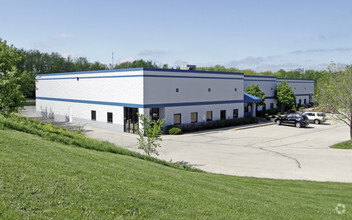 235-255 Info Hwy Ct, Slinger, WI for sale Building Photo- Image 1 of 1