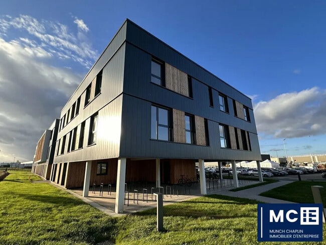 Location Bureaux 76 m² à 531 m²