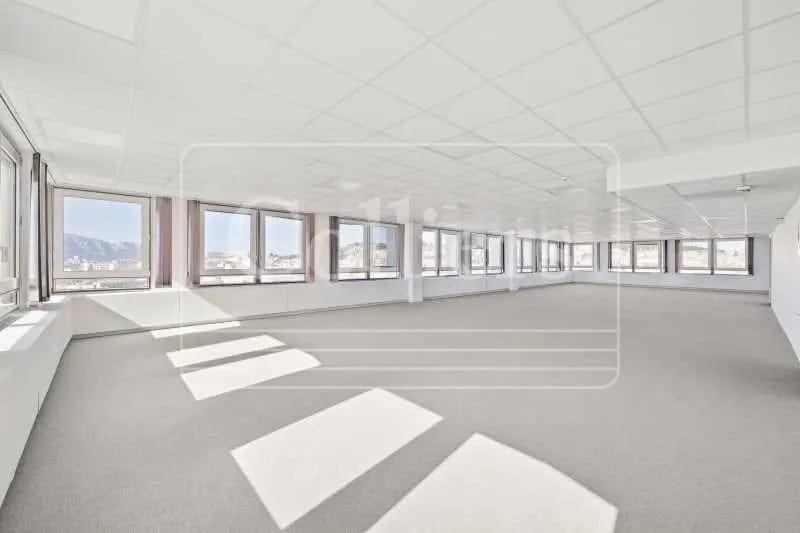 Office in Marseille for sale Interior Photo- Image 1 of 3