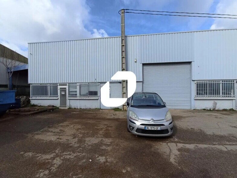 Office in Chassieu to rent - Building Photo - Image 1 of 12