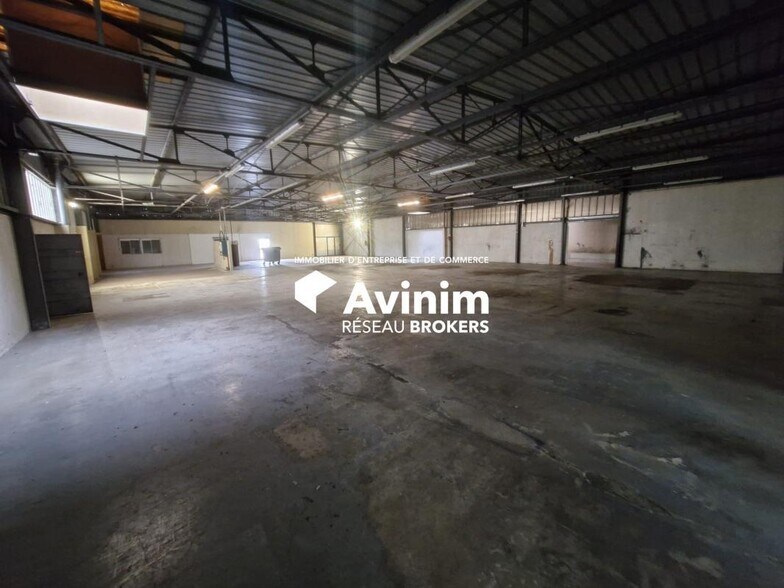 Industrial in Thorigny Sur Marne to rent - Interior Photo - Image 2 of 12