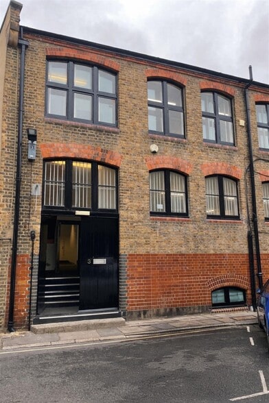 3 Long Yard, London to rent - Building Photo - Image 2 of 3