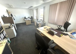 High St, Crigglestone to rent Interior Photo- Image 1 of 4