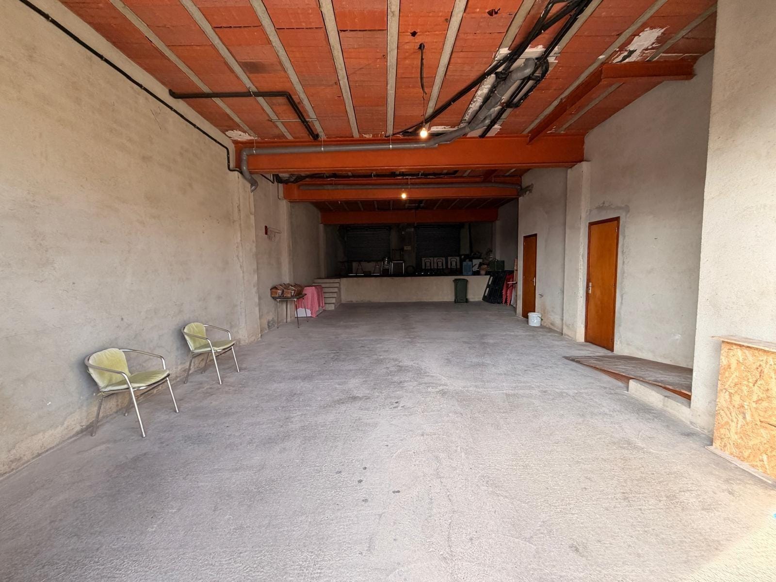 Retail in Pineda de Mar, Barcelona to rent Interior Photo- Image 1 of 5