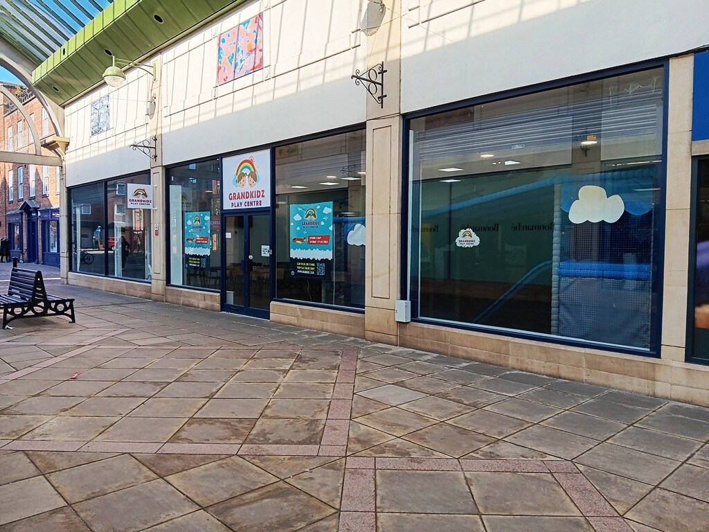 Gresley Row, Lichfield to rent Building Photo- Image 1 of 6