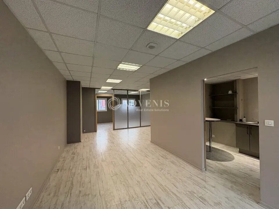 Location Bureaux 58 m² - Photo 1