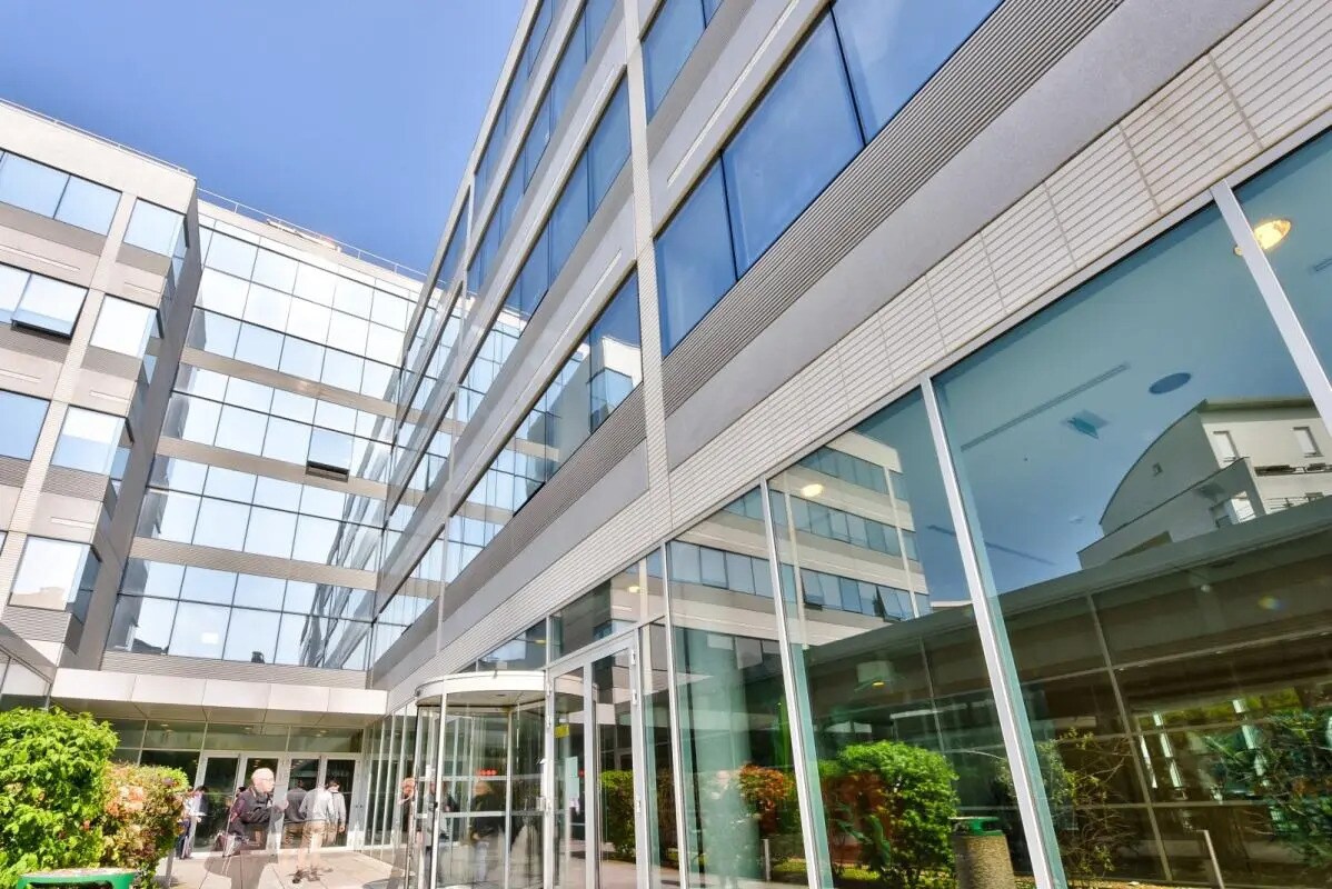 1 Avenue De Westphalie, Montigny-le-Bretonneux to rent Building Photo- Image 1 of 8