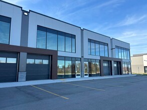 585 Hanlon Creek Blvd, Guelph, ON for rent Building Photo- Image 1 of 15