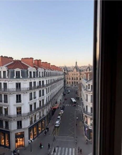 Office in Lyon to rent - Building Photo - Image 3 of 8