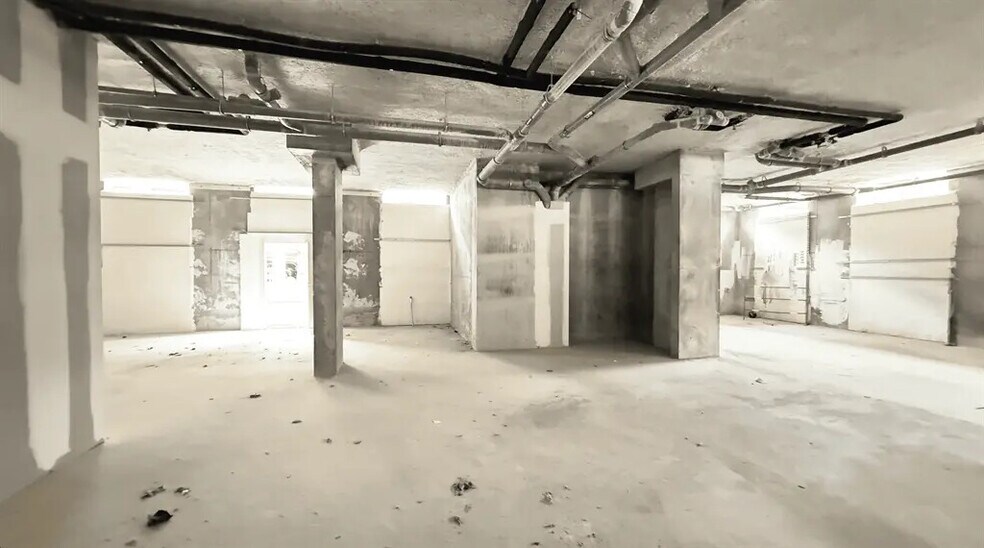 Retail in Noisy-le-Grand to rent - Building Photo - Image 3 of 4