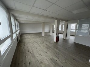 Office in Ivry-sur-Seine to rent Interior Photo- Image 1 of 6