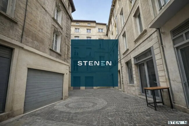 Vente Commerce 200 m² à 596 m²