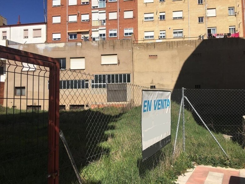 Calle Robledal, San Andrés del Rabanedo, León for sale - Primary Photo - Image 2 of 12