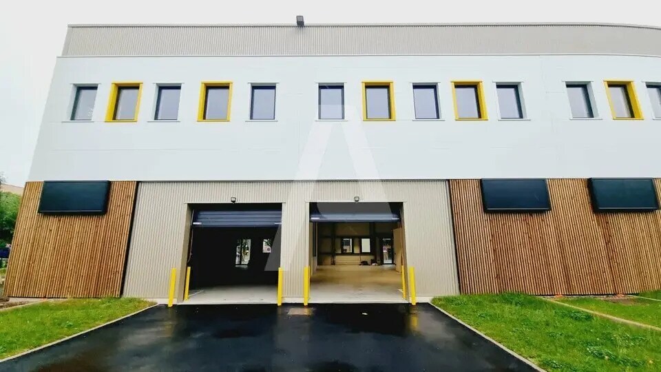Light Industrial in Fresnes to rent Building Photo- Image 1 of 7