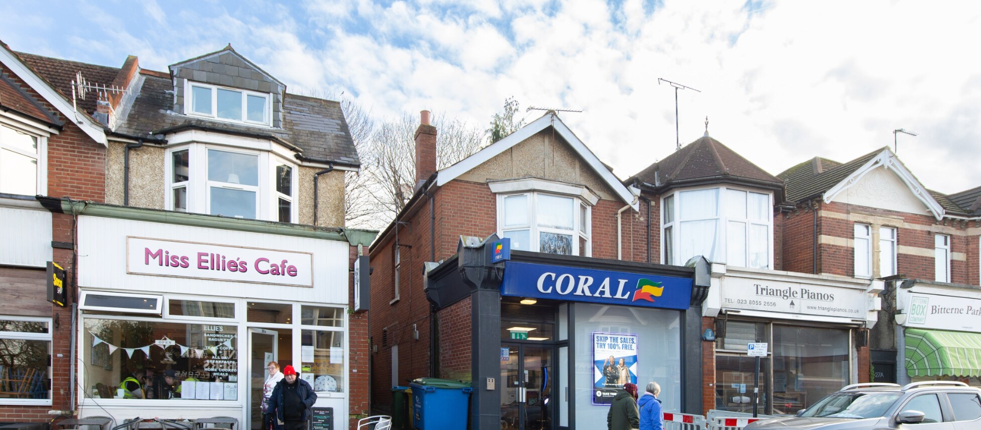 27 Manor Farm Rd, Southampton for sale Primary Photo- Image 1 of 1