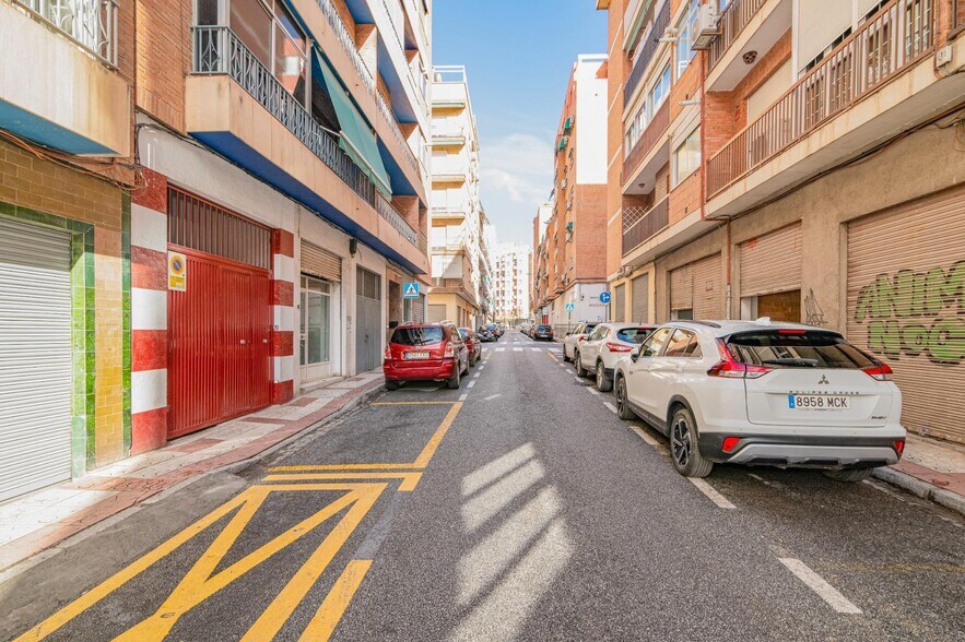 Calle Santa Rita, Granada, Granada for sale - Building Photo - Image 2 of 19