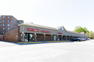 More details for 4821-4927 Robinhood Dr, Willoughby, OH - Retail for Rent