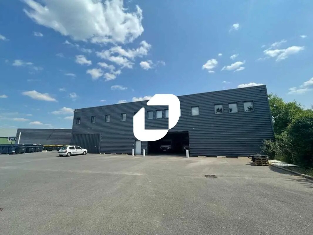 4 Rue Ampère, Magny-en-Vexin to rent Primary Photo- Image 1 of 12