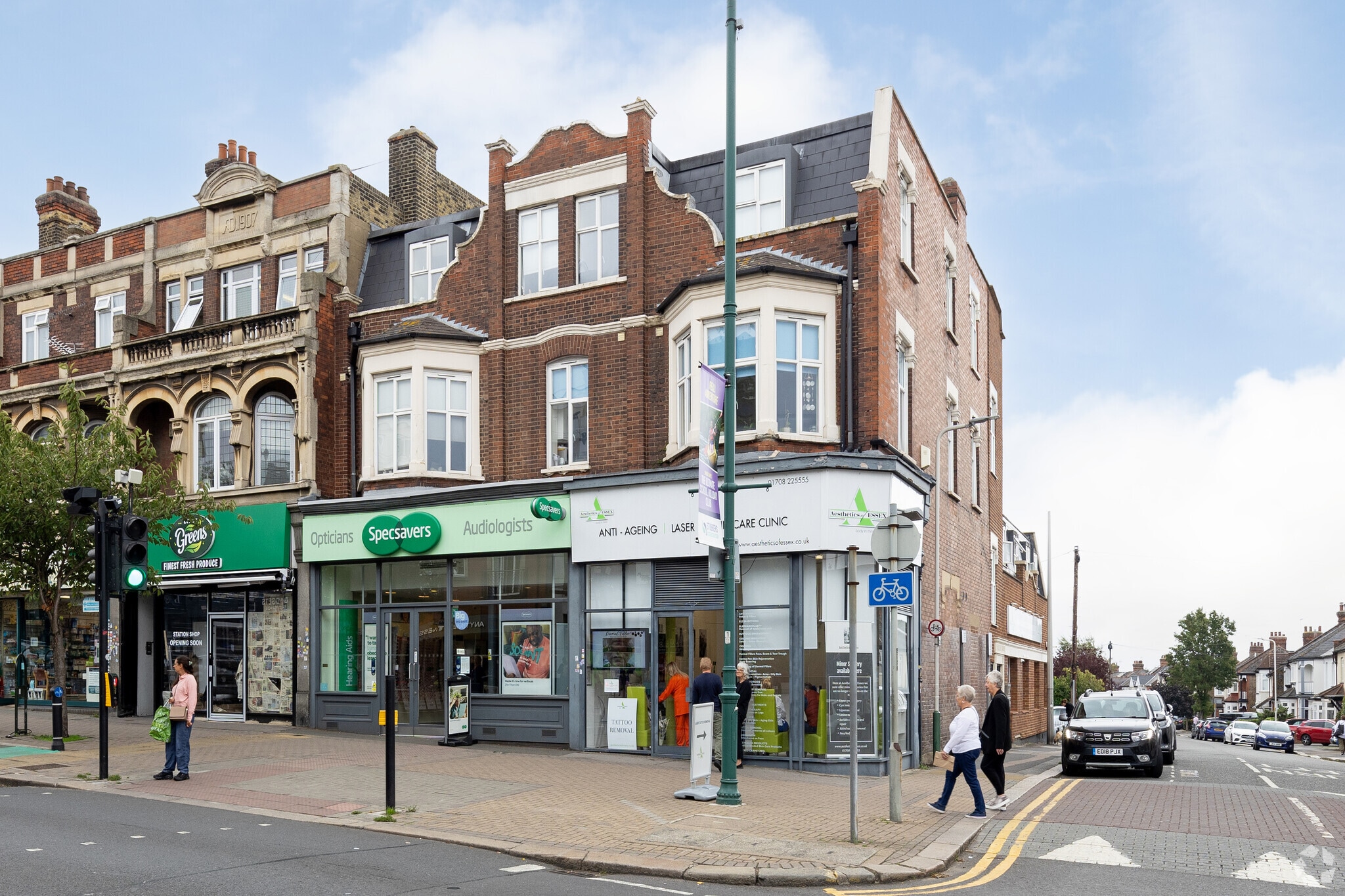 60C Station, Upminster to rent Primary Photo- Image 1 of 3