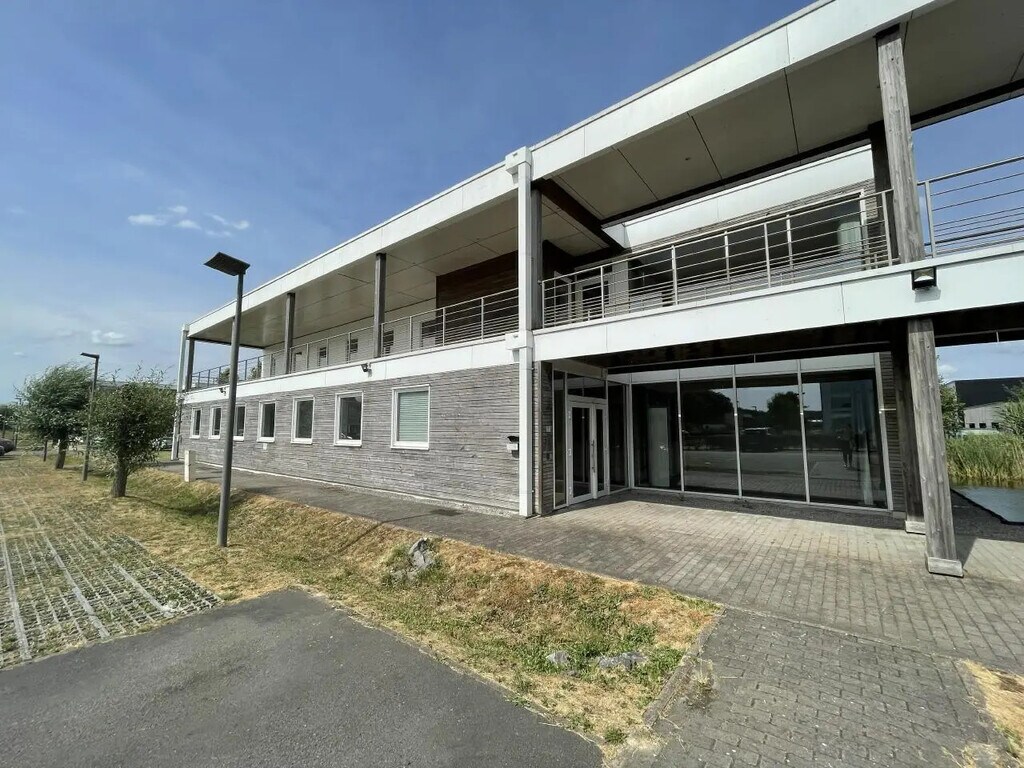 Vente Bureaux 343 m² - Photo 1