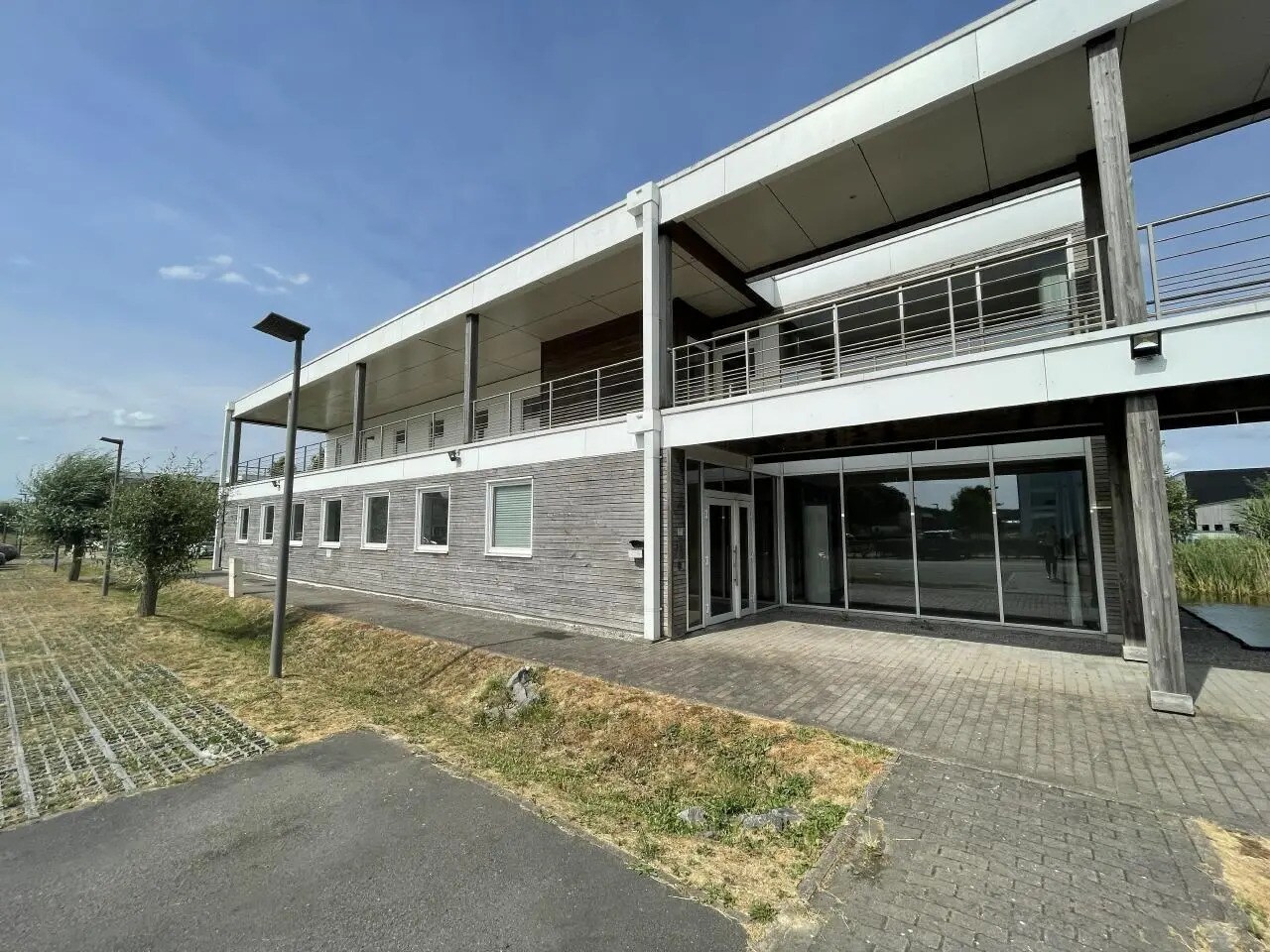 Office in SAINGHIN-EN-MÉLANTOIS for sale Building Photo- Image 1 of 12