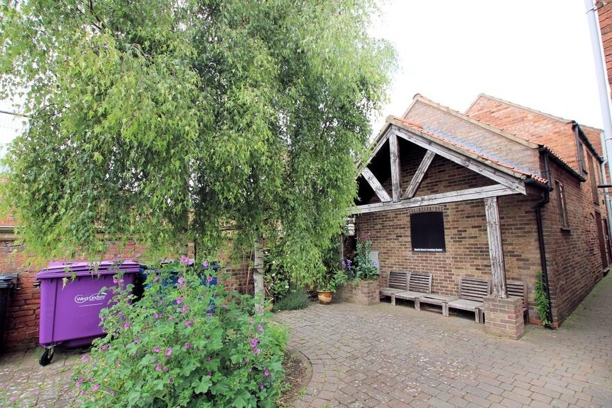 8A, 8B & 8C Queen St, Market Rasen for sale - Building Photo - Image 2 of 2