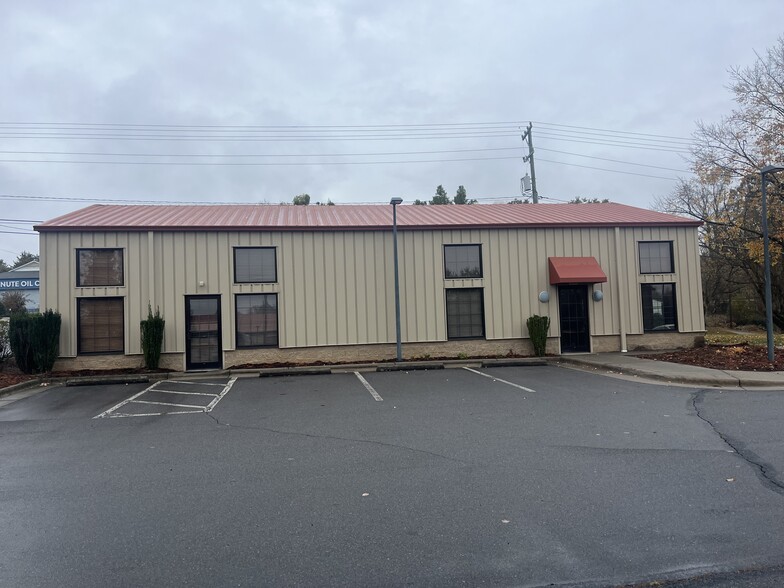 1816 N Bridge St, Elkin, NC for rent - Primary Photo - Image 1 of 1