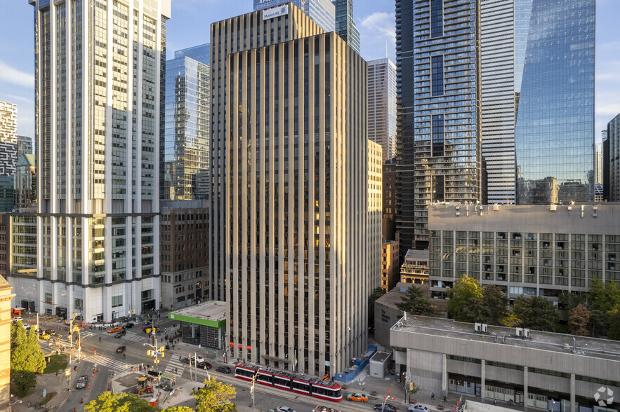 65 Queen St W, Toronto, ON for rent - Primary Photo - Image 1 of 5