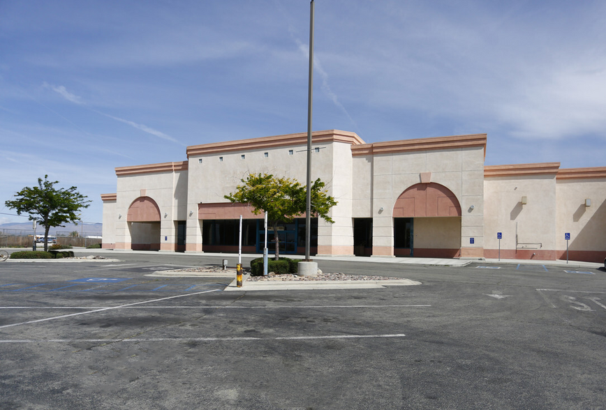 2547 W Rosamond Blvd, Rosamond, CA for rent - Building Photo - Image 1 of 2