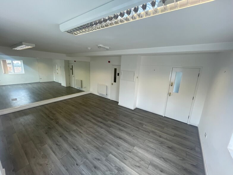 20-24 Mathew St, Liverpool to rent - Building Photo - Image 3 of 7