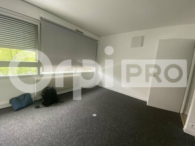 Office in Caluire-et-Cuire to rent - Building Photo - Image 1 of 9