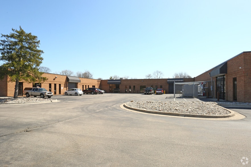 1400-1490 Eisenhower Pl, Ann Arbor, MI to rent - Building Photo - Image 3 of 16