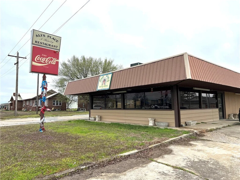 300 E Highway Hwy, Wetumka, OK for sale - Primary Photo - Image 1 of 1