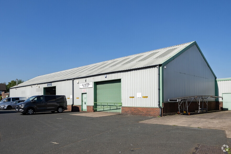 Sedgley Rd W, Tipton to rent - Building Photo - Image 2 of 3
