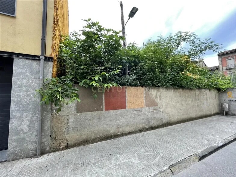 Carrer de la Horta d'en Font, 2, Manlleu, Barcelona for sale - Building Photo - Image 2 of 13