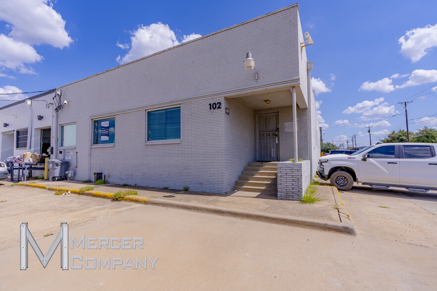 102 Express St, Dallas, TX for rent - Building Photo - Image 1 of 5