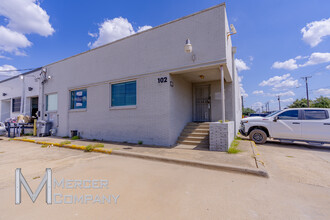 102 Express St, Dallas, TX for rent Building Photo- Image 1 of 6