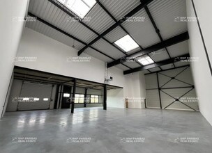 25 Route De Lyon, Saint-Priest to rent Interior Photo- Image 1 of 15