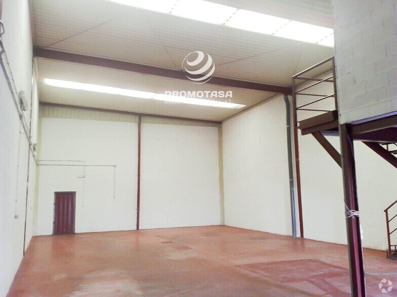 Industrial in Rivas-Vaciamadrid, Madrid to rent - Building Photo - Image 2 of 5