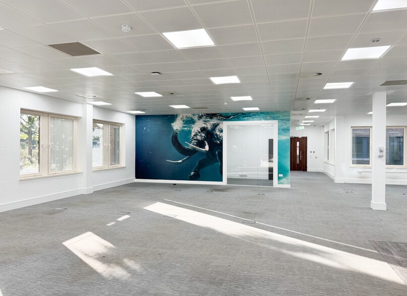 Timbold Dr, Milton Keynes to rent - Building Photo - Image 3 of 9