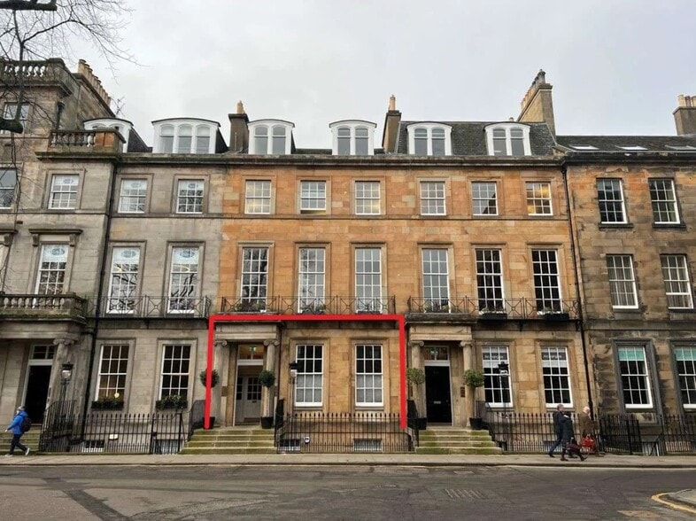 19-20 Rutland Sq, Edinburgh to rent - Primary Photo - Image 1 of 4